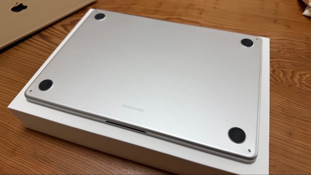 【極美品】MacBookAir M2 シルバー 8GB 512GB