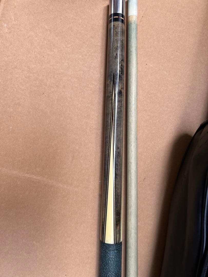 アダ-チ ビリヤードキュー ケース付き2本セット。