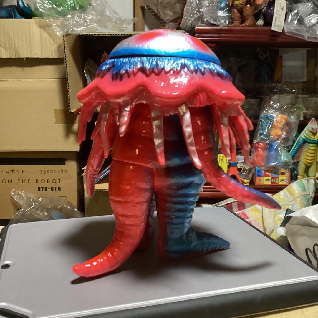 円谷コミュニケーションズ　バリケーン　怪獣郷　袋なし美品