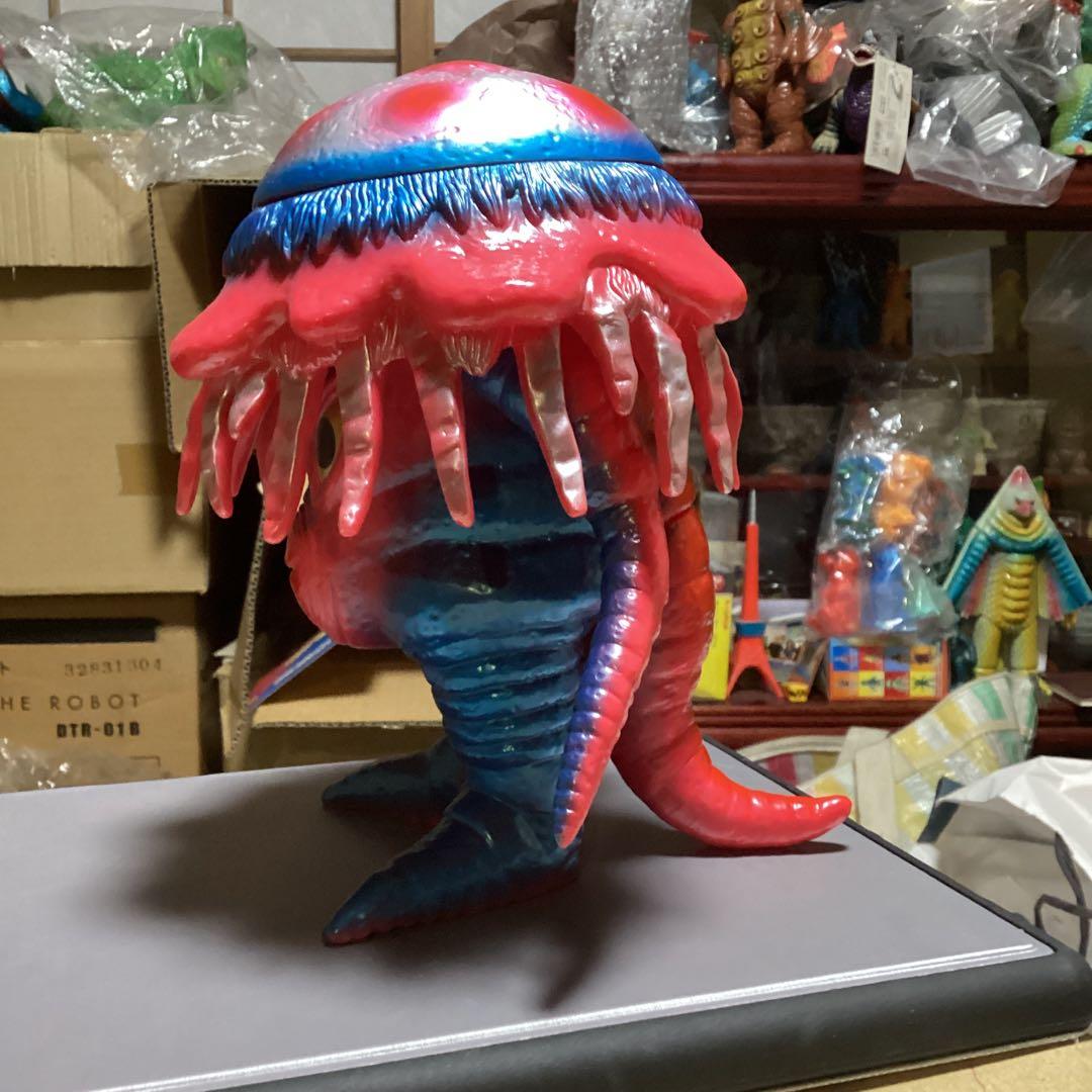 円谷コミュニケーションズ　バリケーン　怪獣郷　袋なし美品