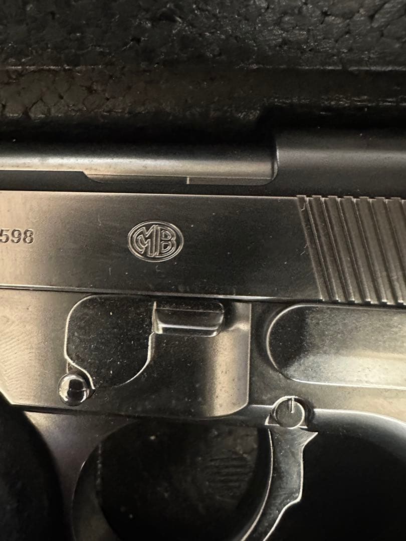 M92F クロームステンレス モデルガン