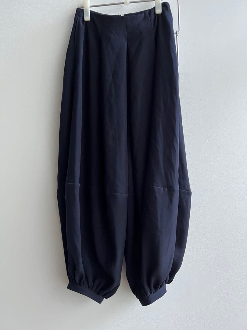 ENFOLD ミリオーネ クロップド バルーンパンツ ※カラーはネイビー