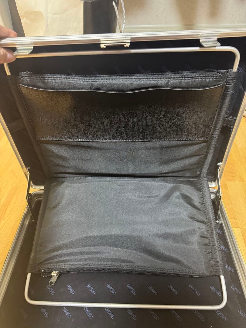 リモワ　アタッシュケース