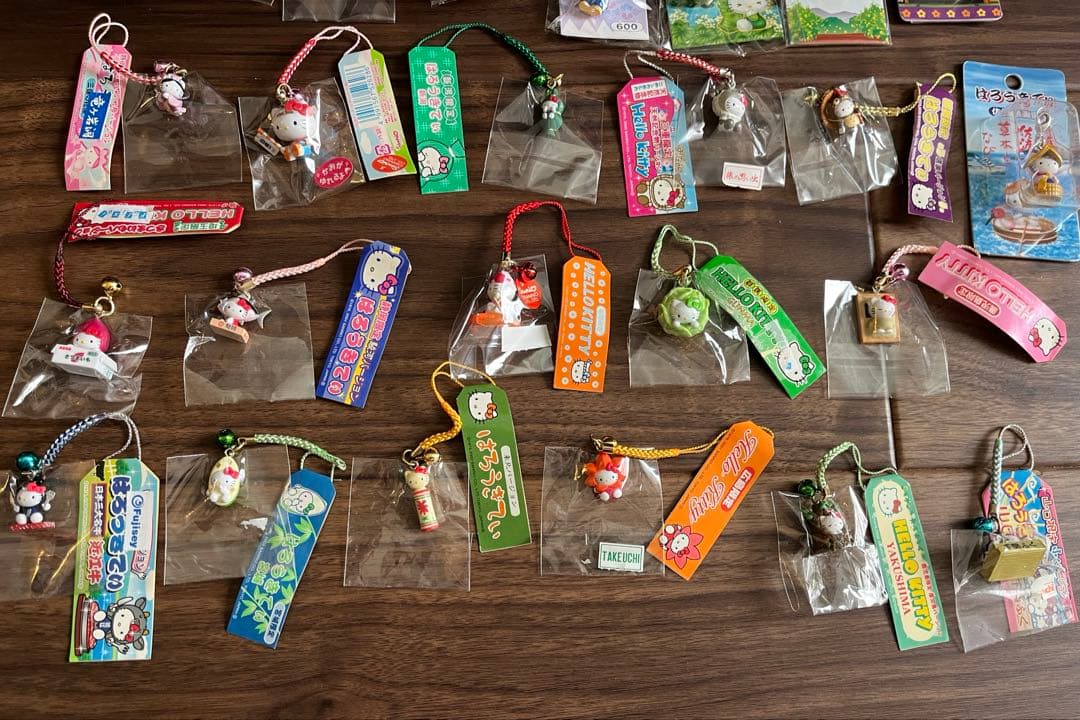 ご当地キティ　まとめ売り25点/ストラップ　キーホルダー　ファスナー　都道府県