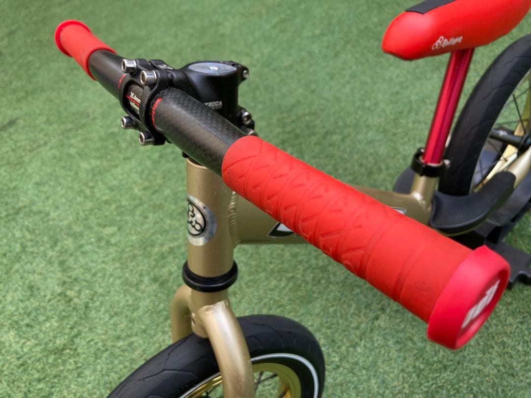 strider ストライダープロ　PRO限定ゴールド　 アルミホイール付