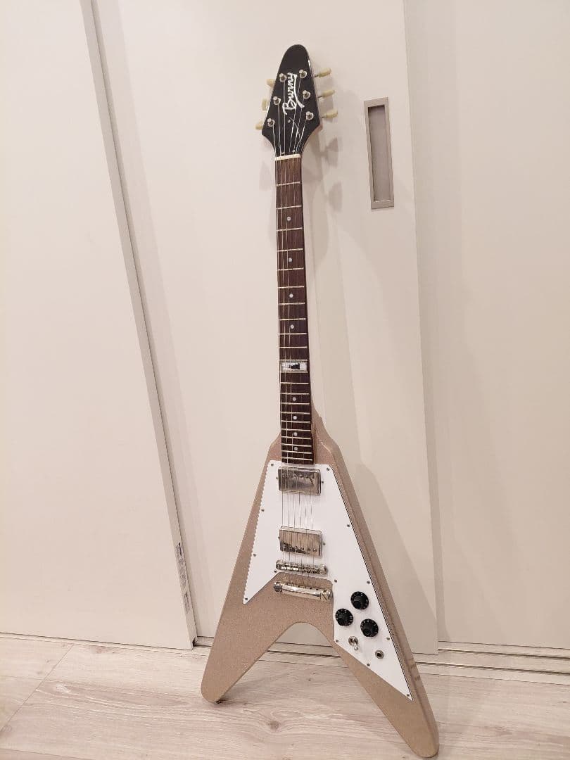 Burny LV-115KK ピンクスパークル ラルク Ken フライングV