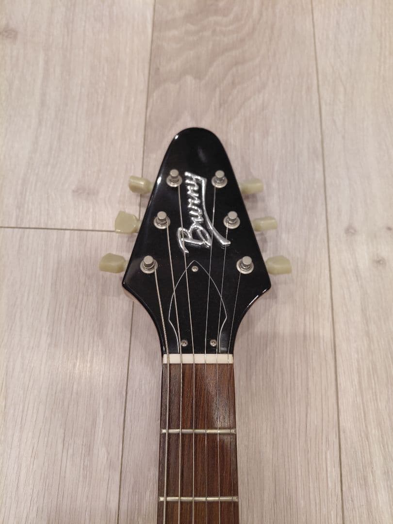 Burny LV-115KK ピンクスパークル ラルク Ken フライングV