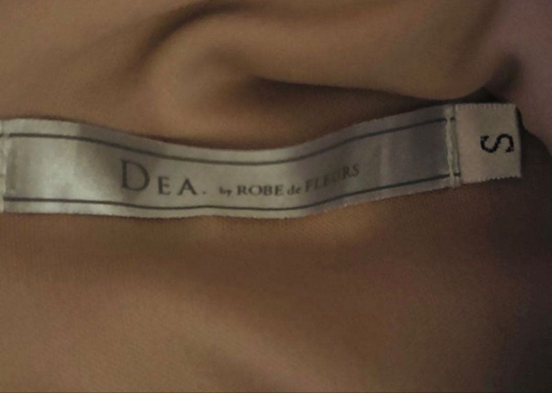 ピンクベージュノースリーブドレス ビジュー装飾