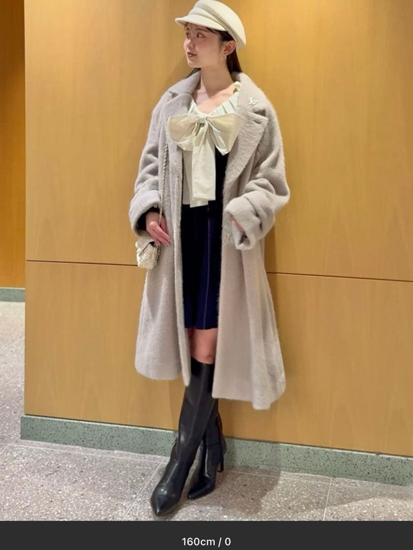 SNIDEL ブローチ付きシャギーロングコート　ライトベージュ