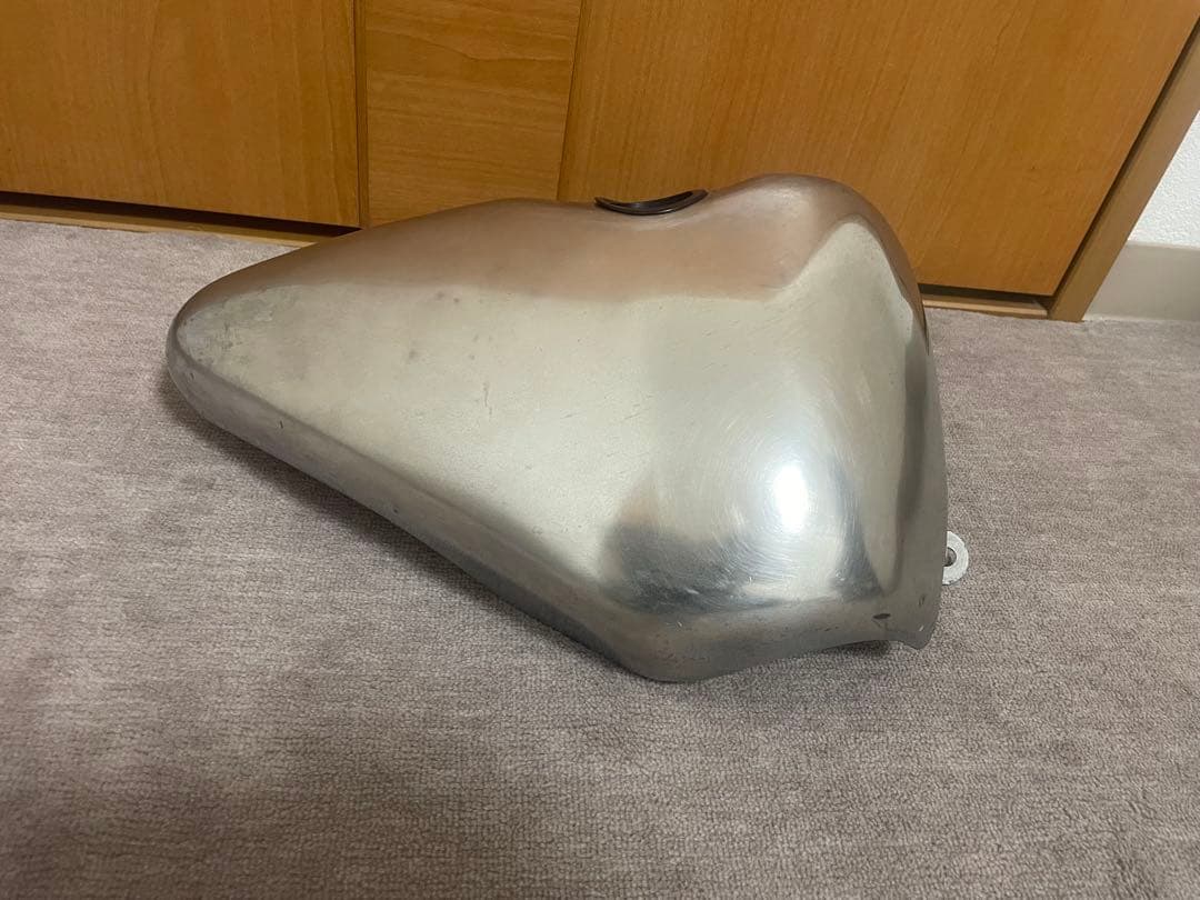 K*D様 オイルタンクカバー　スポーツスター 03