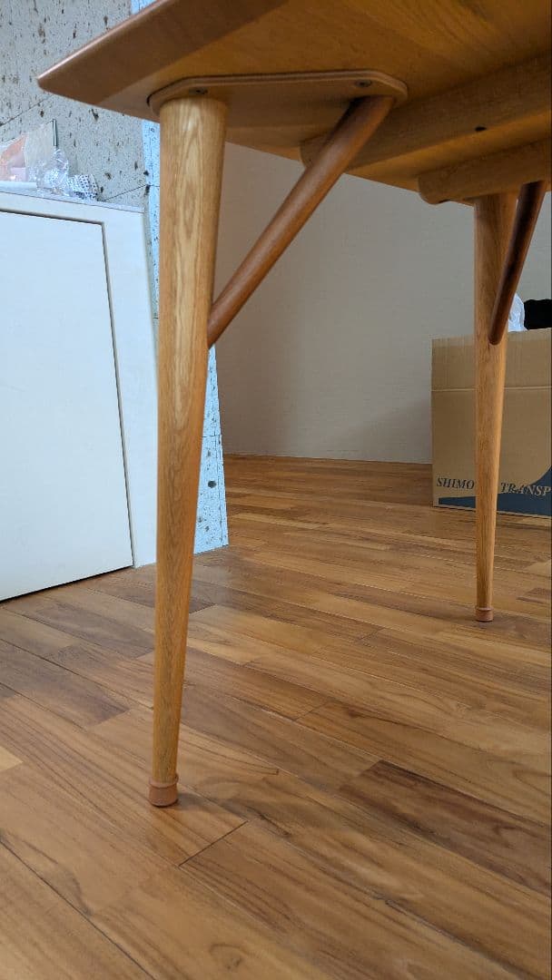 （3月29日まで出品）日進木工　テーブル