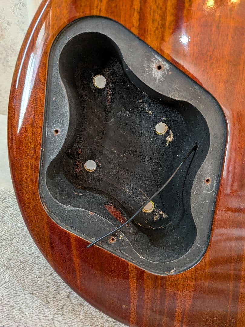 エレキギター ボディ＋ネック ジャンク品 部品取り用（詳細不明）