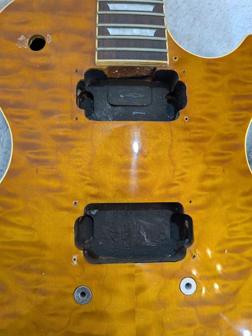 エレキギター ボディ＋ネック ジャンク品 部品取り用（詳細不明）