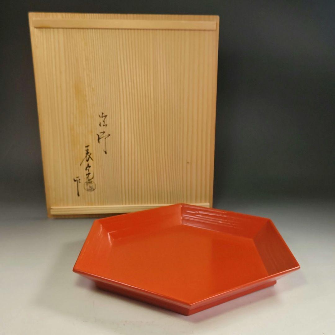 ウ298 六角盆『塗師　川瀬表完作』『一閑朱塗　六角盆　共箱』茶道具　漆塗