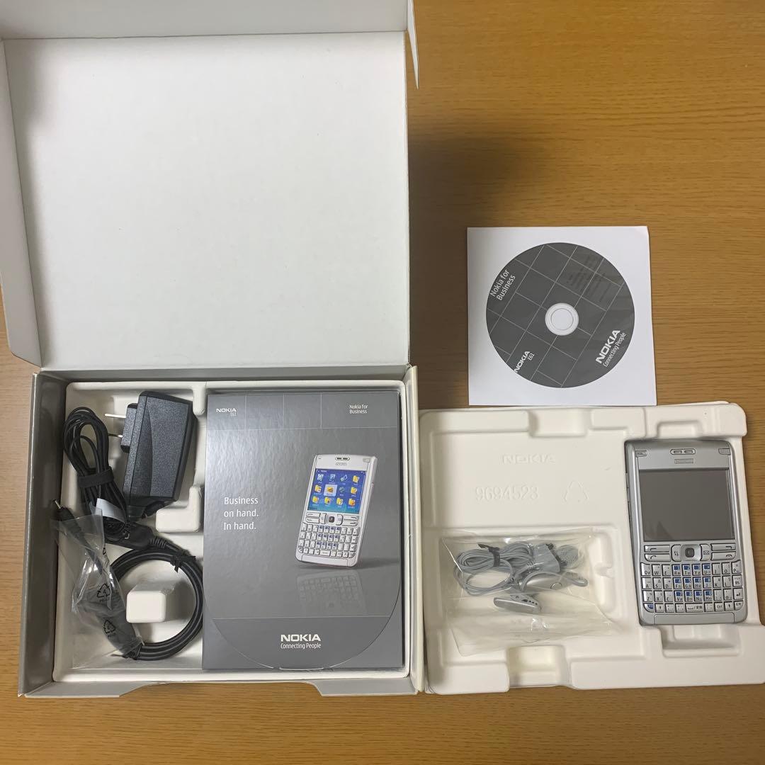 携帯電話本体 NOKIA E61