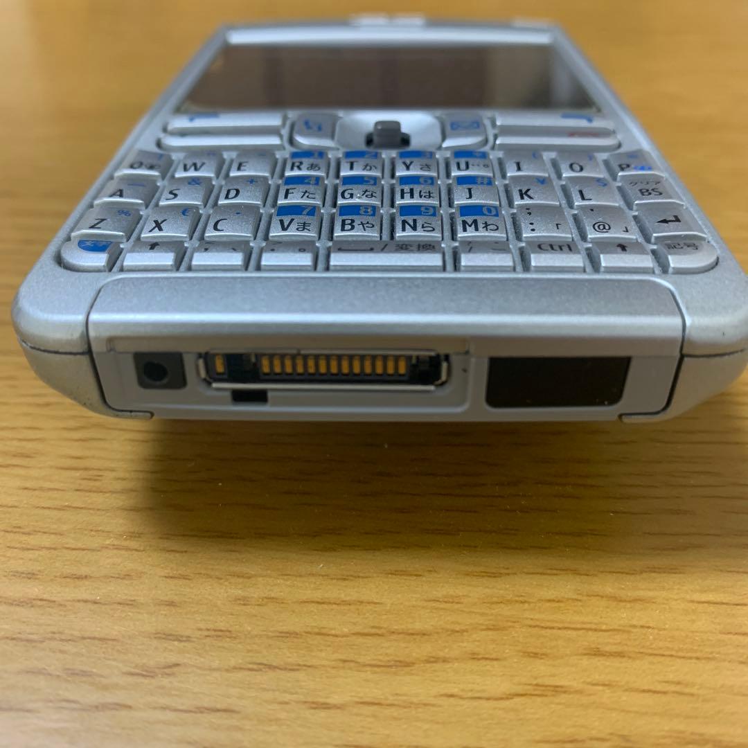 携帯電話本体 NOKIA E61