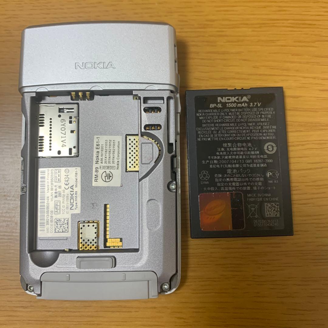 携帯電話本体 NOKIA E61