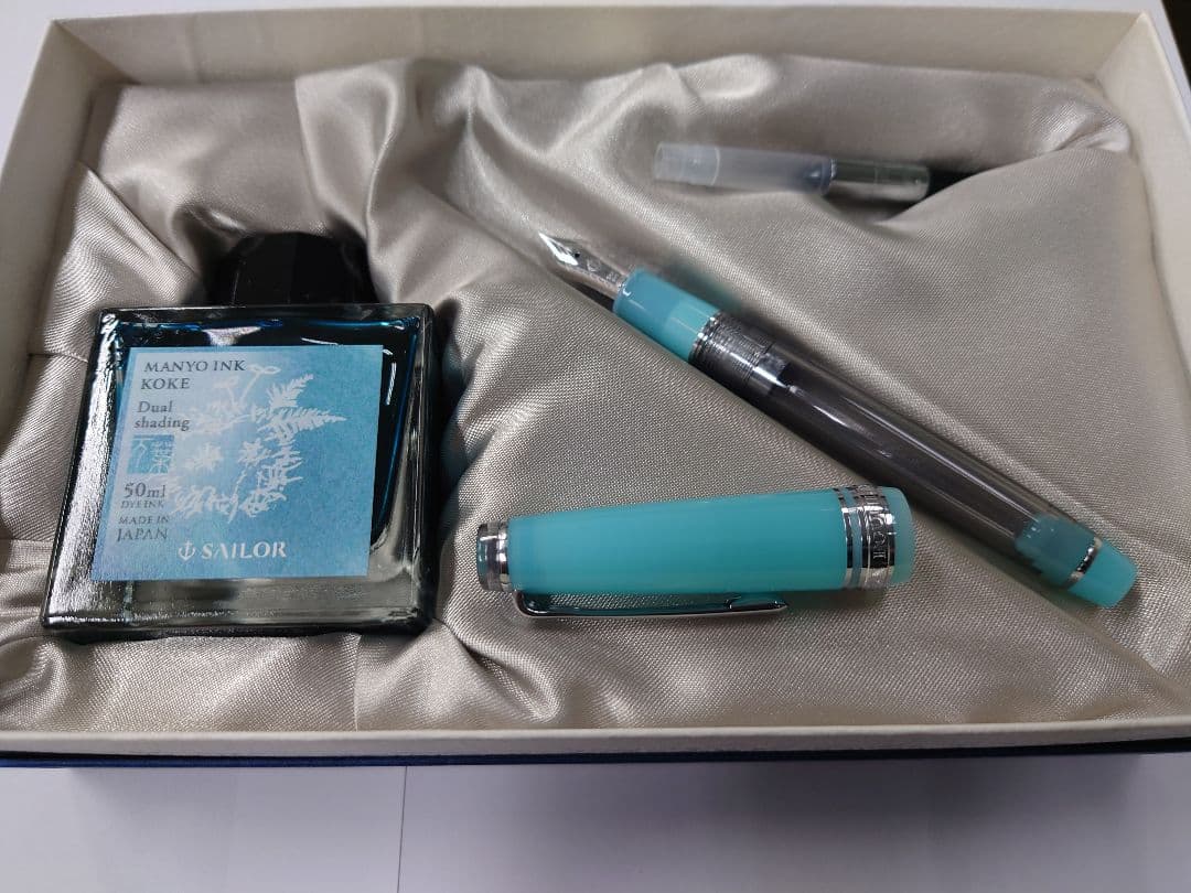 未使用　セーラー万年筆　海外モデル 万葉ペン「Moss」プロギアスリム インク付