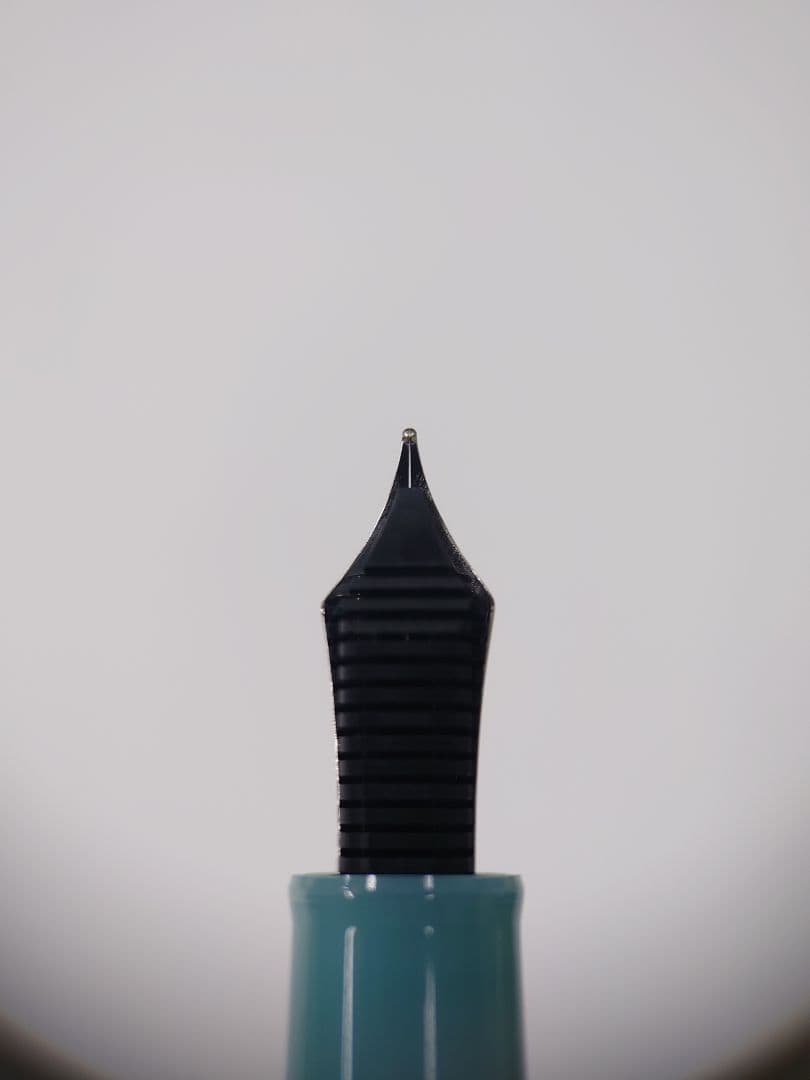 未使用　セーラー万年筆　海外モデル 万葉ペン「Moss」プロギアスリム インク付