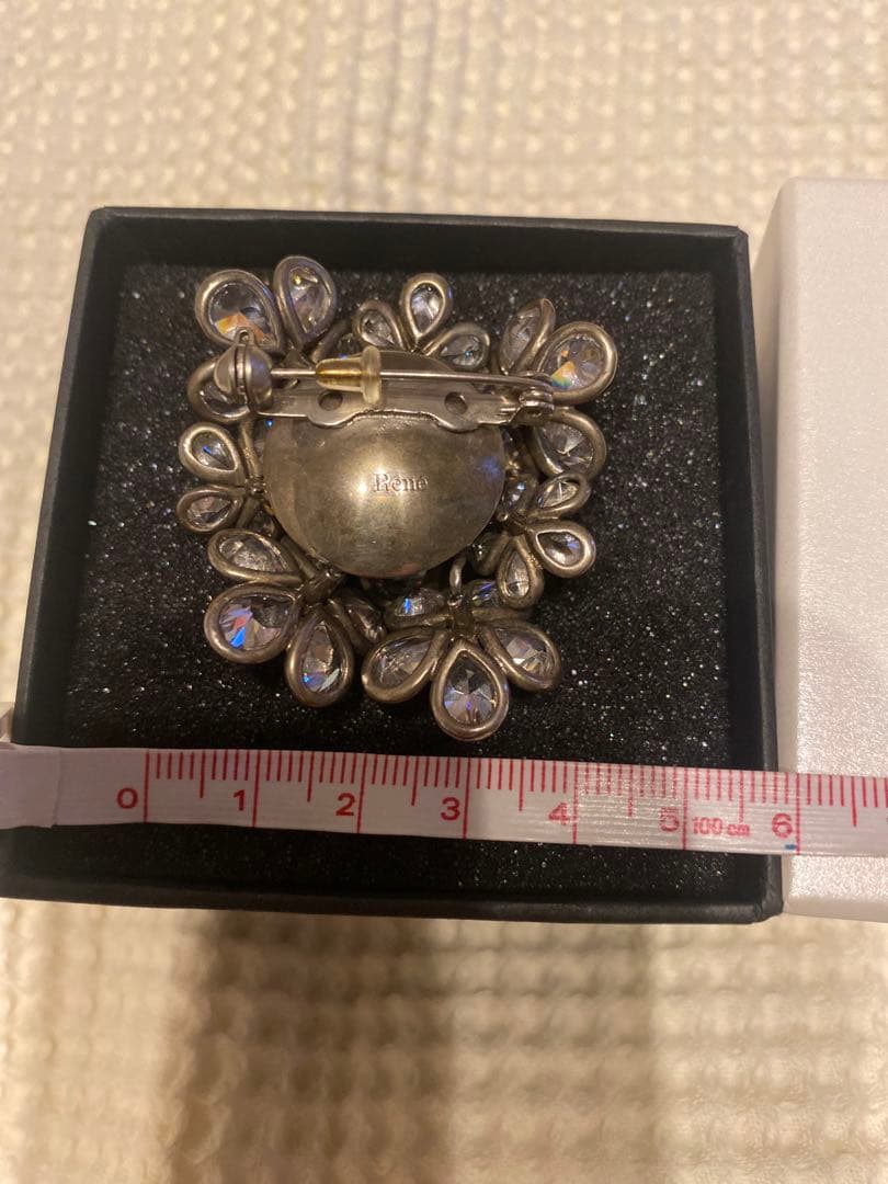 ルネ　Rene ブローチ