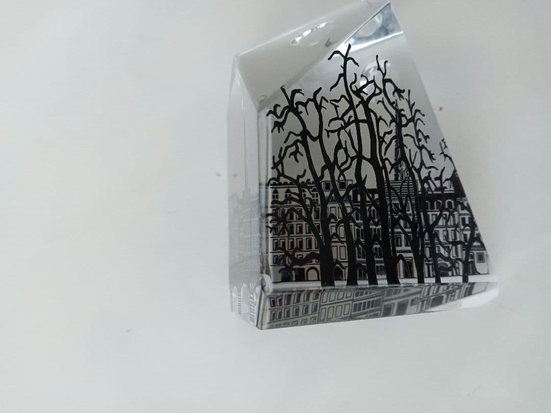 Baccaratバカラ　月と太陽の風景　9面体クリスタル置物箱入り