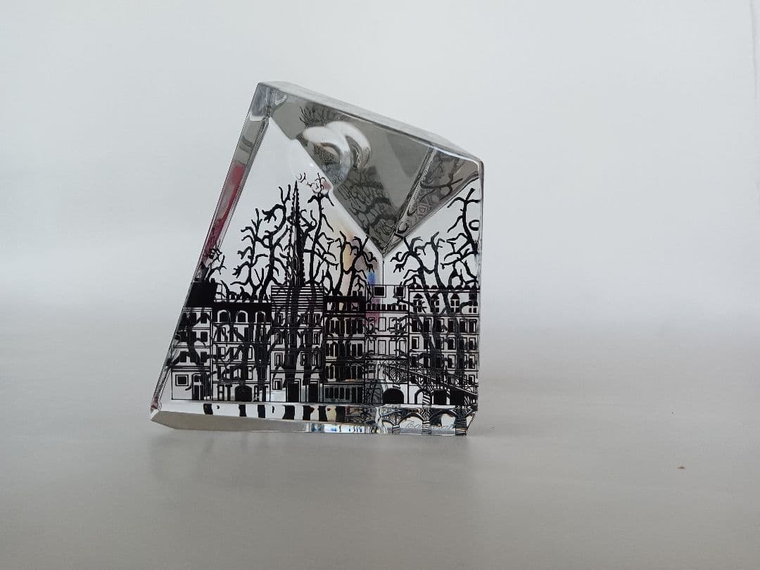 Baccaratバカラ　月と太陽の風景　9面体クリスタル置物箱入り