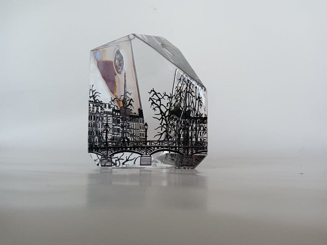 Baccaratバカラ　月と太陽の風景　9面体クリスタル置物箱入り