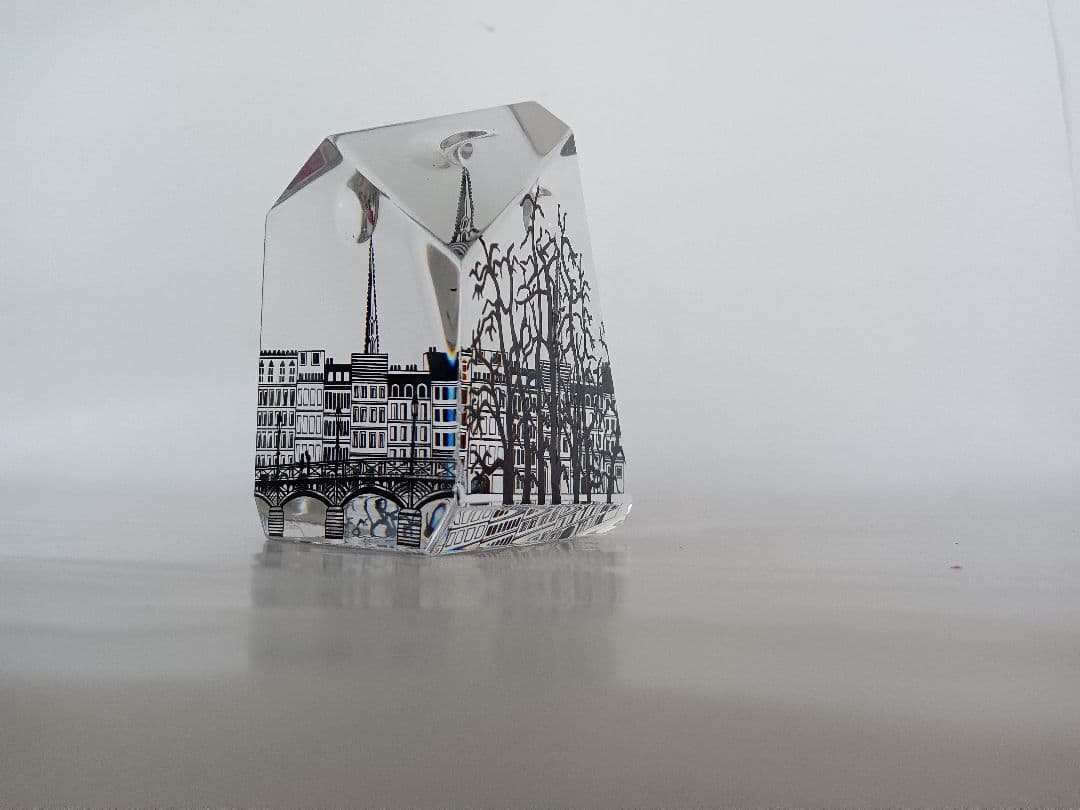 Baccaratバカラ　月と太陽の風景　9面体クリスタル置物箱入り