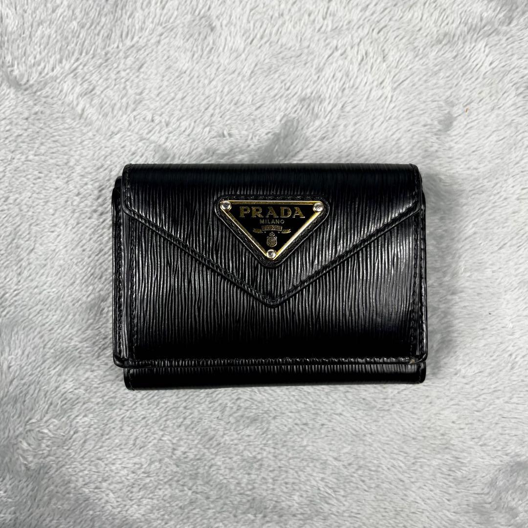 Prada プラダ 3つ折り財布 ブラック 黒 三角ロゴ ヴィッテロムーヴ