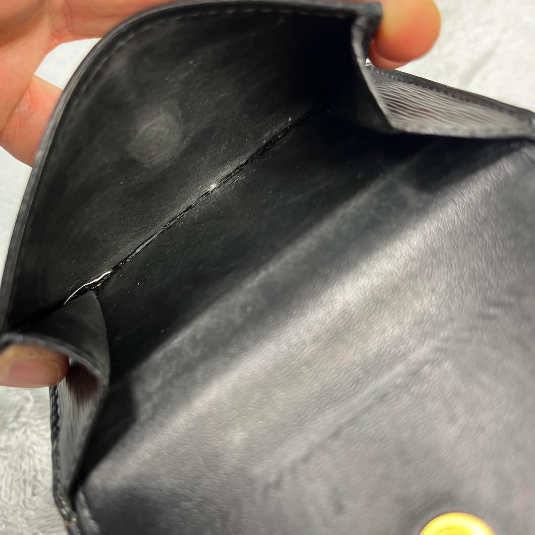 Prada プラダ 3つ折り財布 ブラック 黒 三角ロゴ ヴィッテロムーヴ