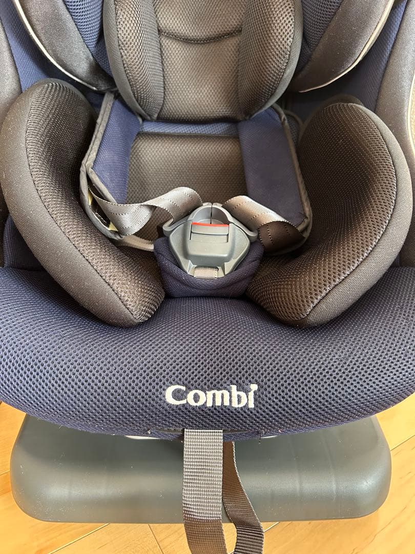 Combi コンビ ウィゴーグランデ チャイルドシート ジュニアシート　新生児