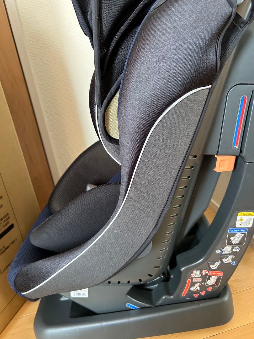 Combi コンビ ウィゴーグランデ チャイルドシート ジュニアシート　新生児