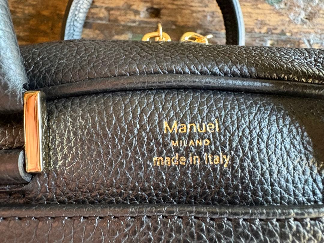 Manuel MILANOレザーバッグ　ブラック