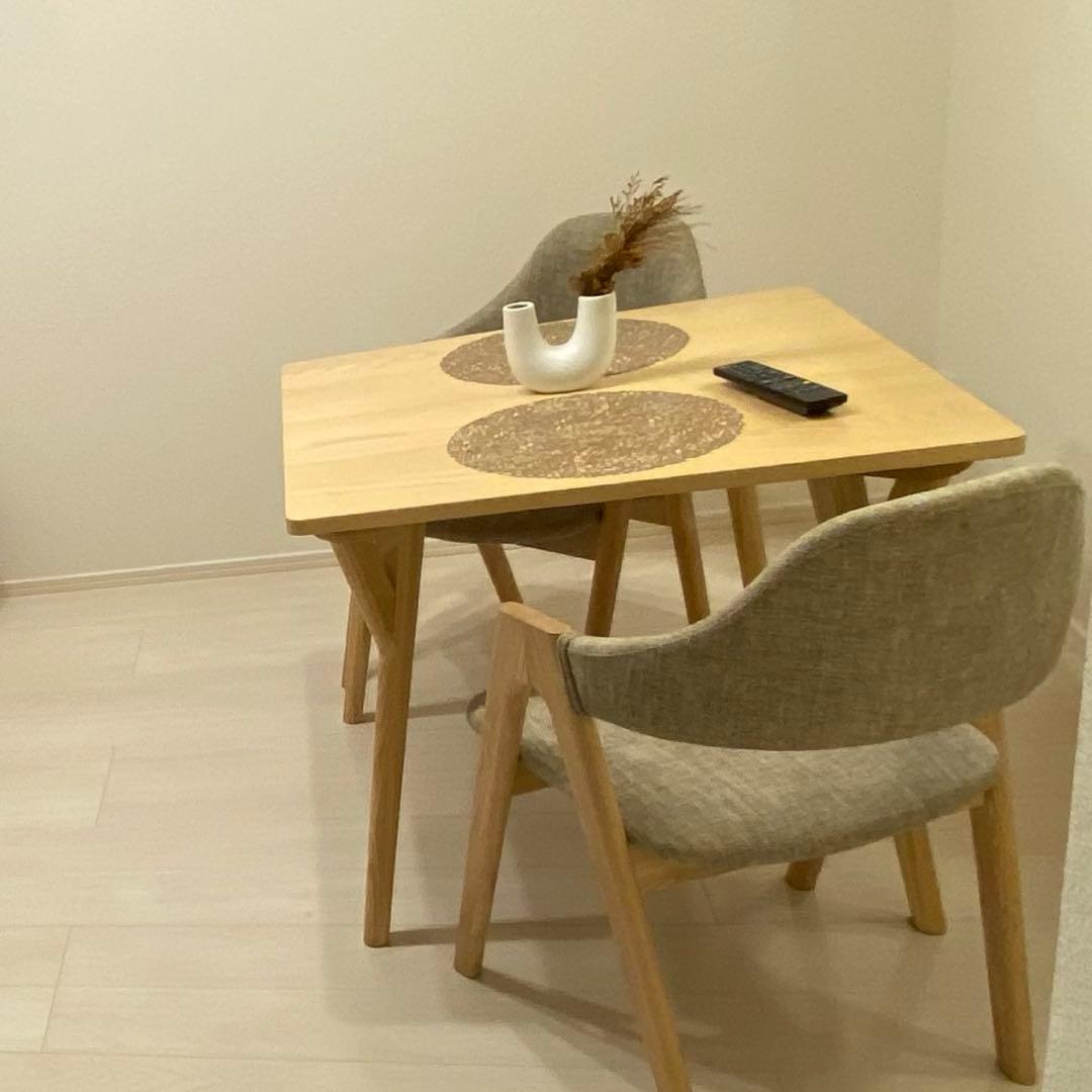 ナチュラル木製ダイニングテーブル