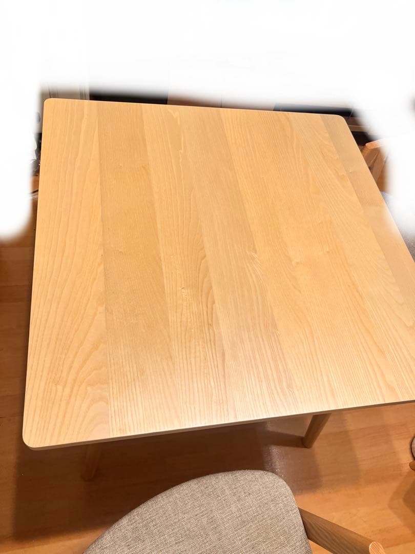 ナチュラル木製ダイニングテーブル