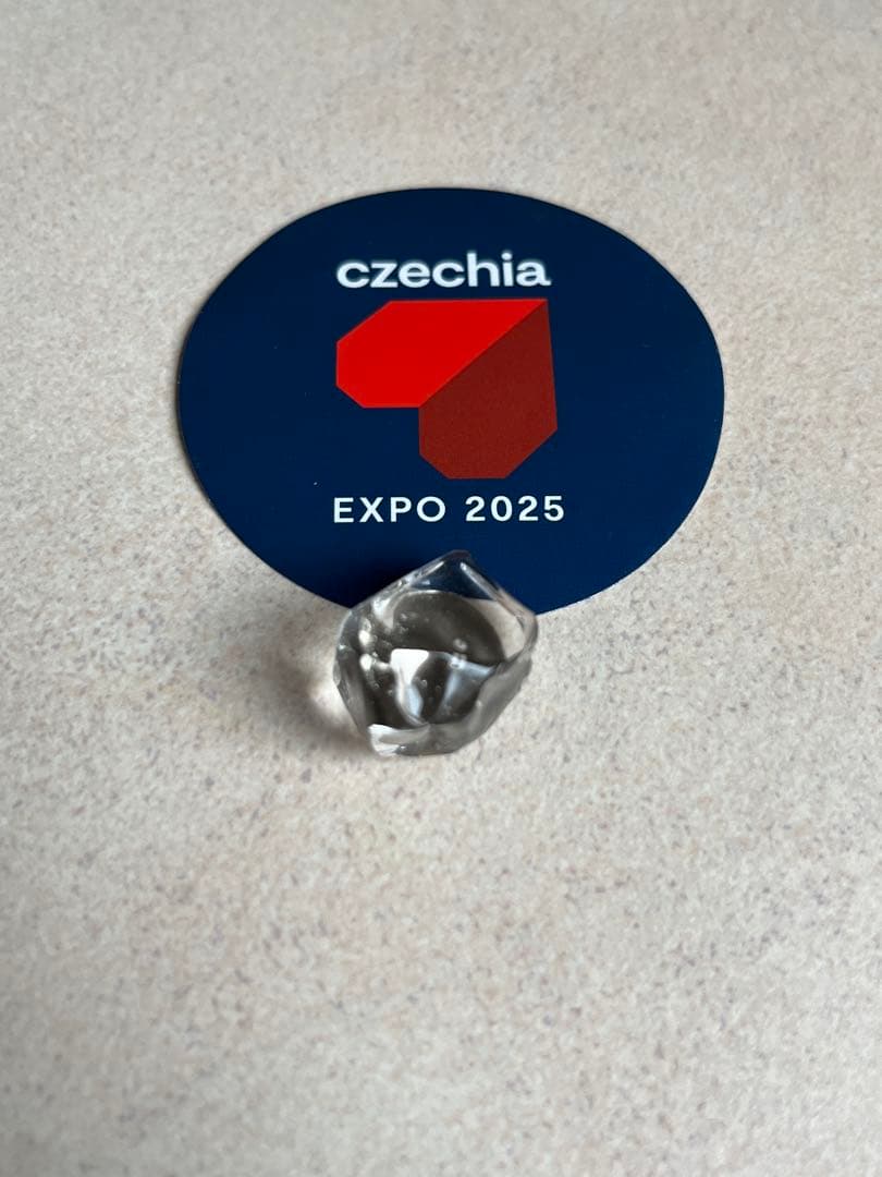 「非商品」チェコ館　Preciosa ボヘミアンガラスピンバッジ　万博 「限定」