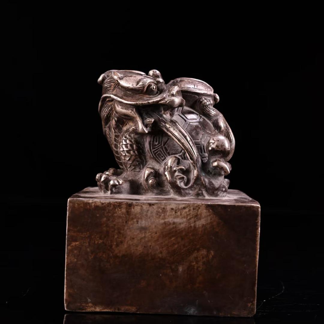 中国古美術『旧蔵 純銅鍍銀 龍亀印章』高浮彫鏨刻 古銅器 置物 擺件 時代物