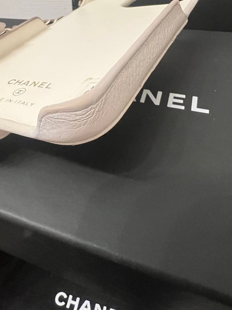 CHANEL iPhone13pro ケース　ホワイト