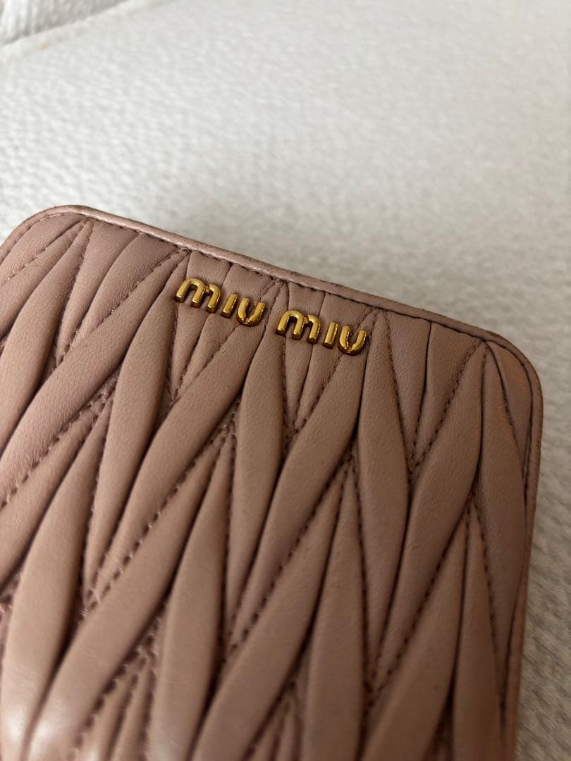 MIU MIU マテラッセ 二つ折り財布 CAMMEO 5ML522