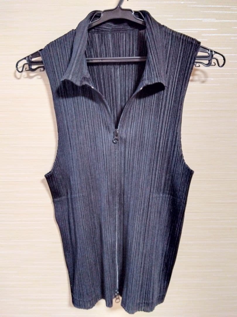 ★PLEATS PLEASE★プリーツプリーズ 黒 Wジッパー ポケット2つ