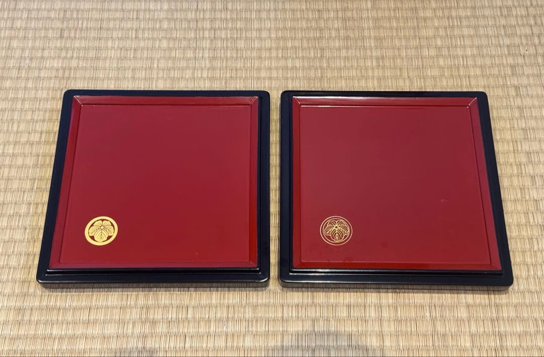 扇蒔絵 黒艶消内朱四段重箱 二枚蓋 共箱 丸に蔦 /茶懐石道具 会席 宴席 正月