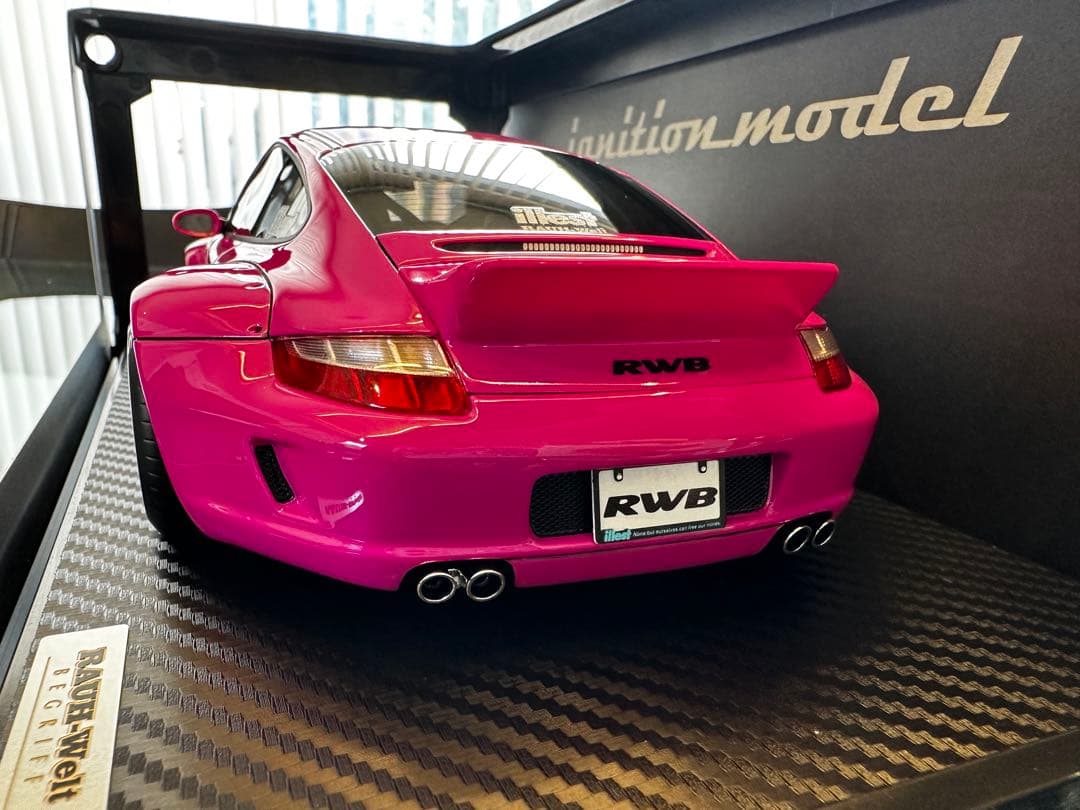 RWB997ignition Model 1/18 ピンク