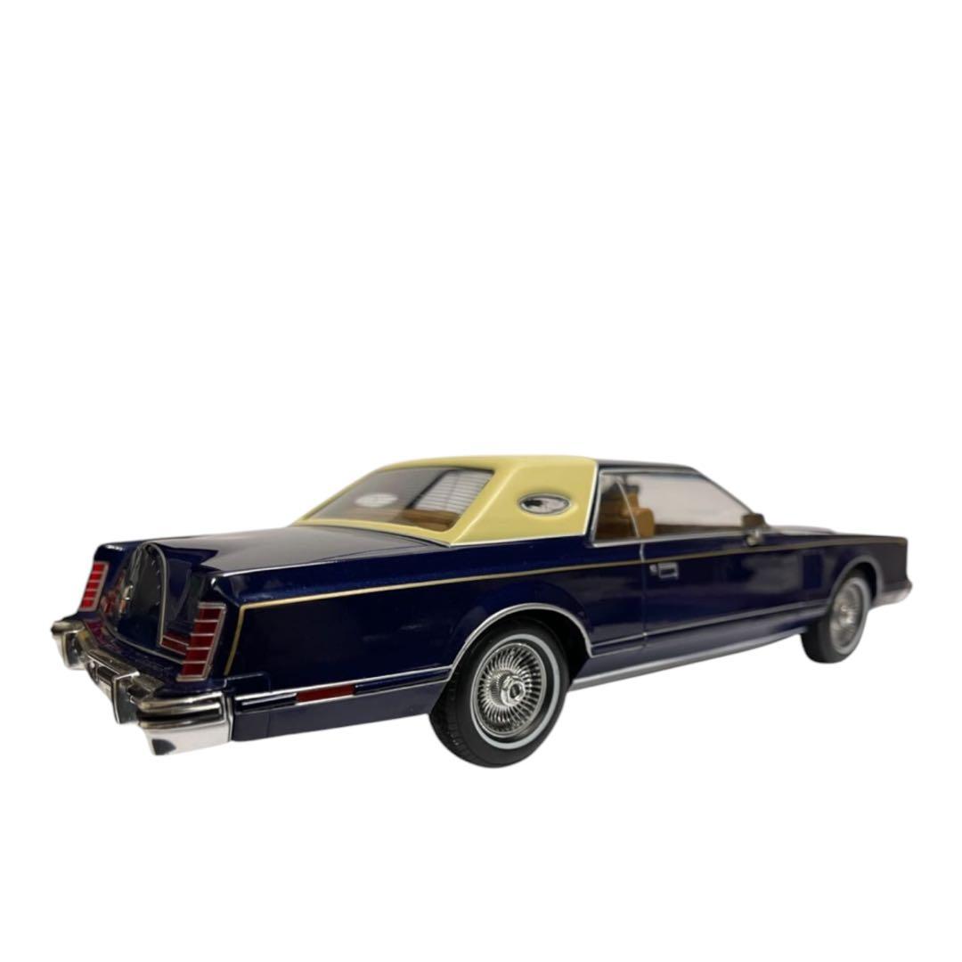ミニカー MCG 1/18 1978 Lincoln Continental Mk. V