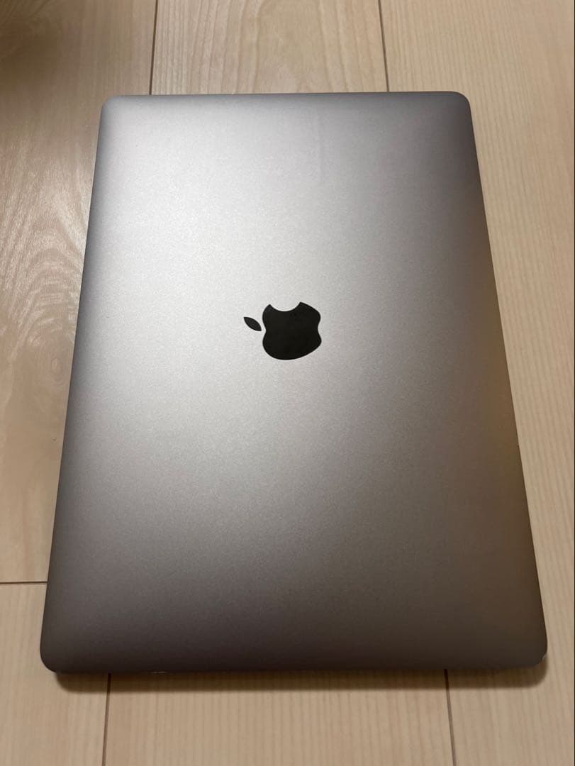 シルバー MacBook 本体