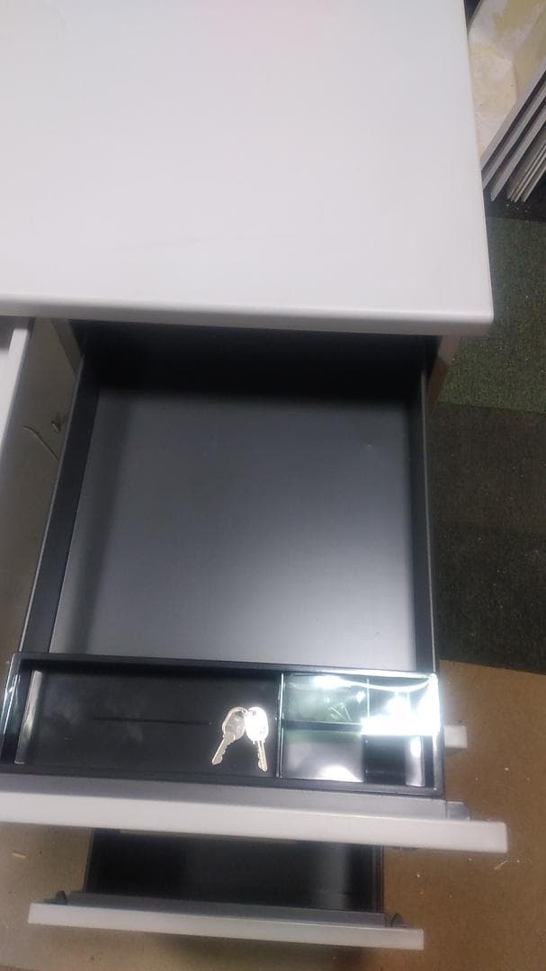 【送料込み】事務机オフィスデスク120鍵付き