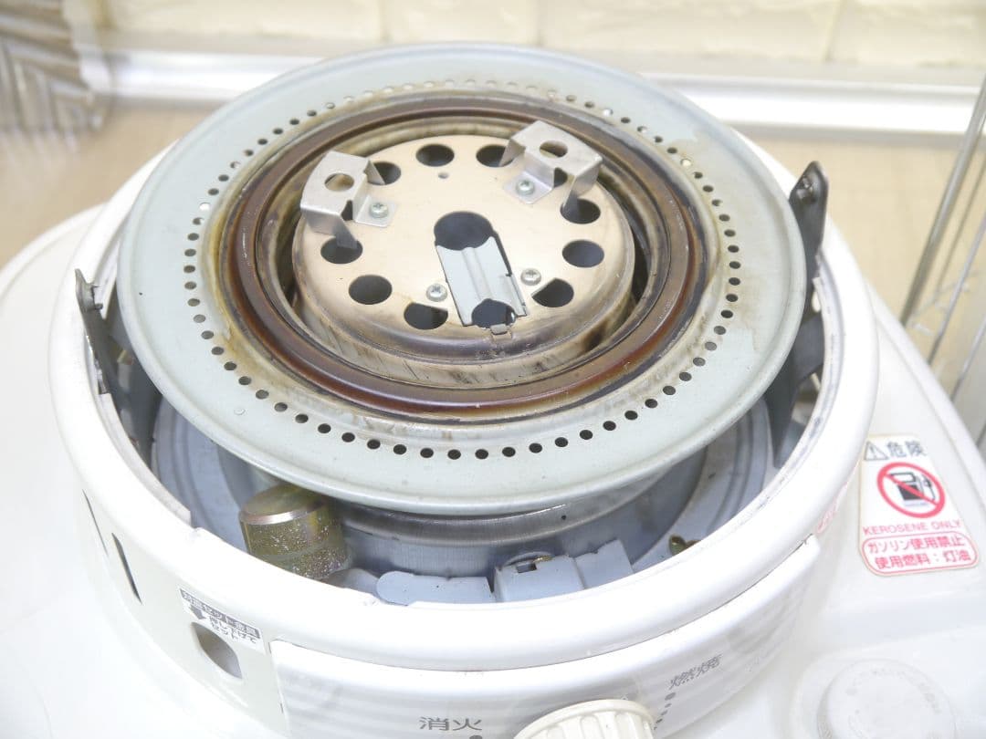 送料込❤2014年●ホワイト コロナ　石油ストーブ 安全ガード付き