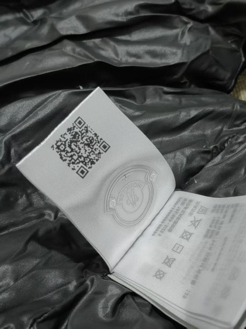 モンクレール　ダウンベスト　ワッペン　5 黒