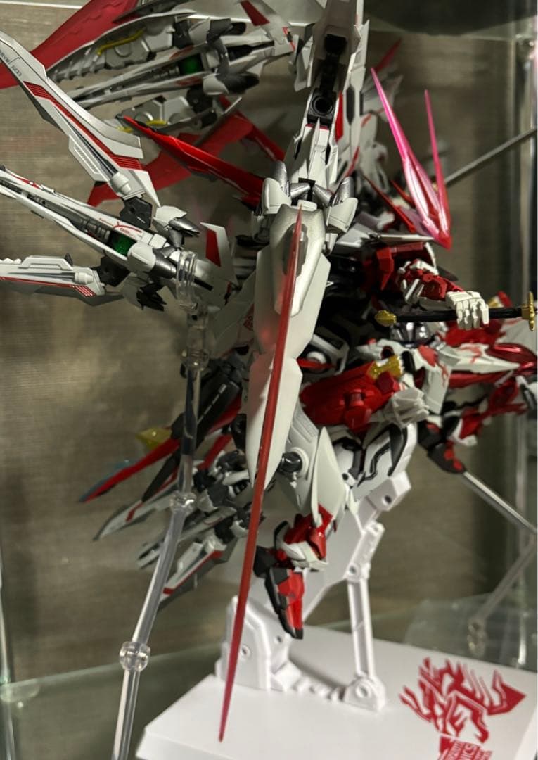 メタルビルド　ガンダムアストレイ　レッドドラゴニクス　カレトヴルッフ×3 付き