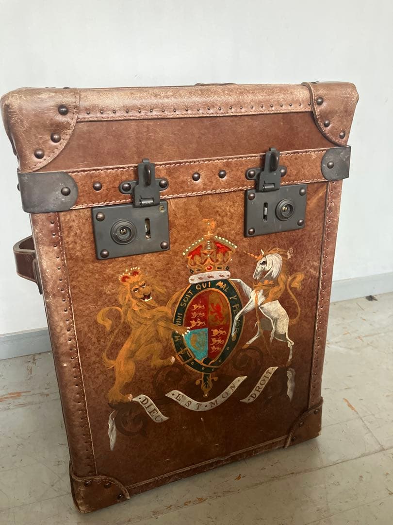 アスプルド　halo ハロ　パリストランク　本革　レザー　キャビネット