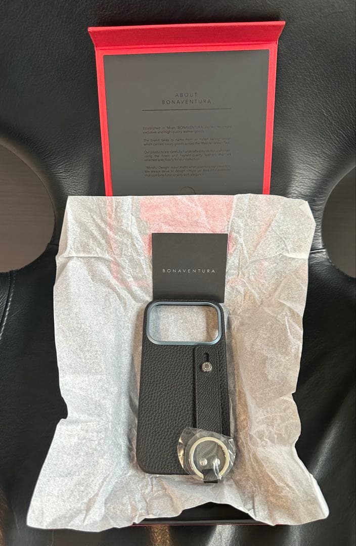 【ボナベンチュラ】ハンドル付きバックカバーケースiPhone17Pro《黒》